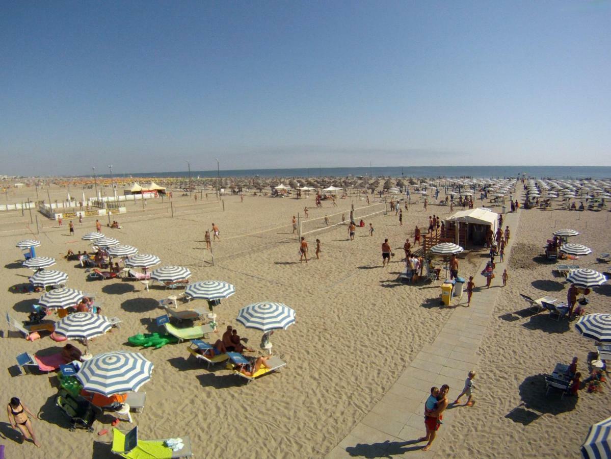 Le Terrazze Apartments Lido di Spina Eksteriør billede