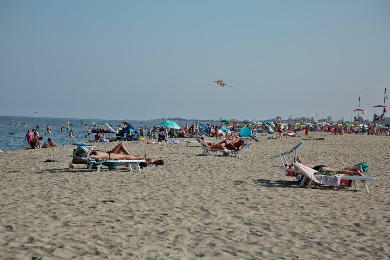 Le Terrazze Apartments Lido di Spina Eksteriør billede