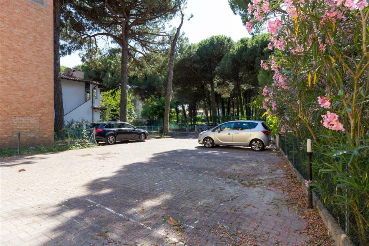 Le Terrazze Apartments Lido di Spina Eksteriør billede